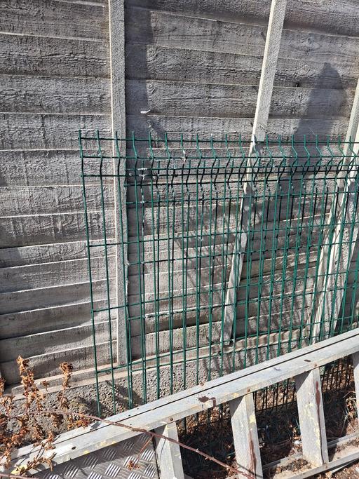  — mesh fencing