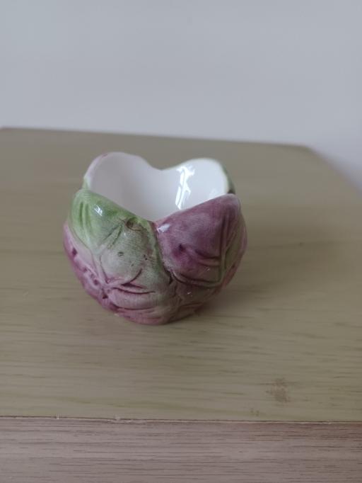  — egg cup