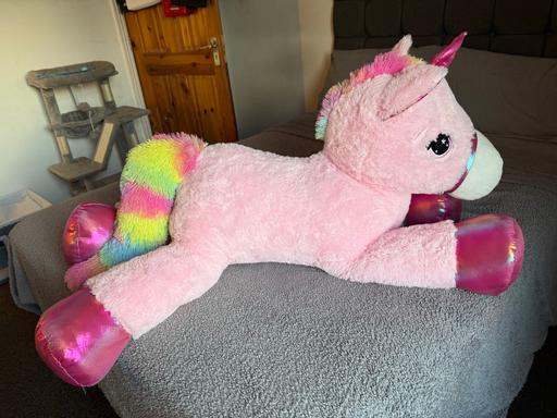  — Huge pink unicorn