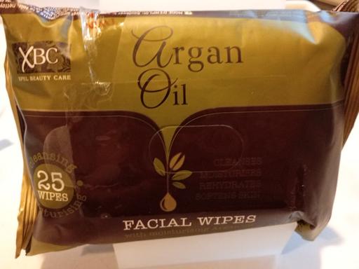  — new pack of 25 FACIAL WIPES