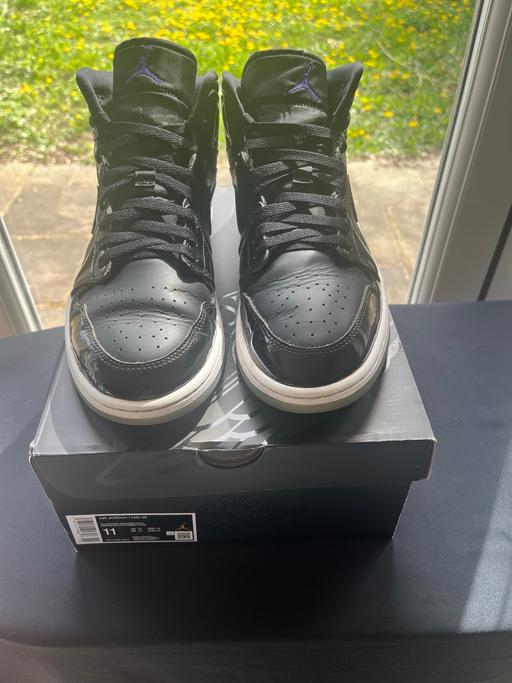  — AIR JORDAN 1 MID SE
