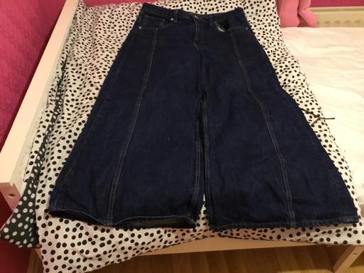  — Ladies Wide Leg Jeans Size M please Read