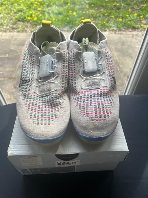  — Vapor max