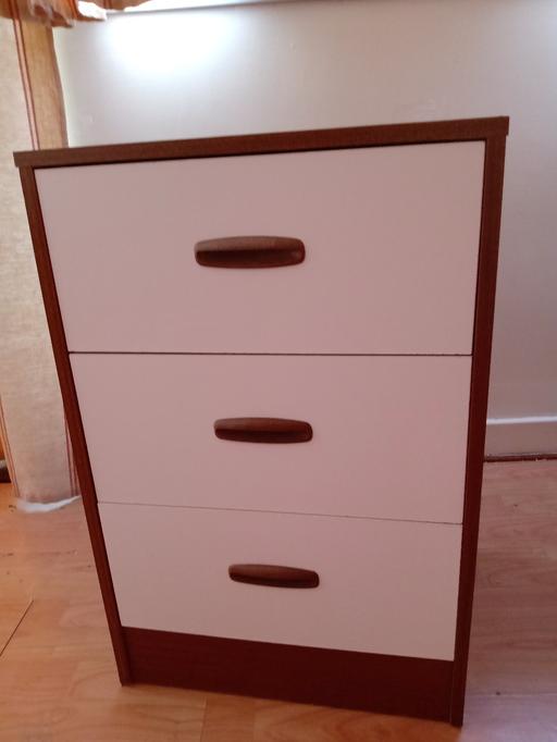  — BEDSIDE CHEST OF DRAWERS