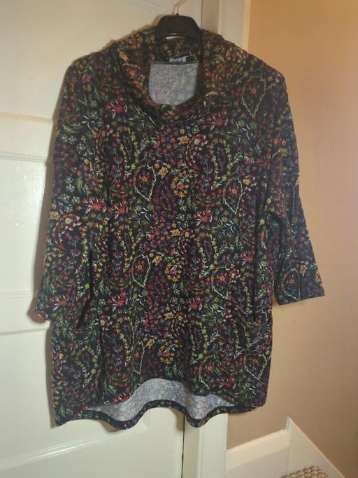  — ladies top