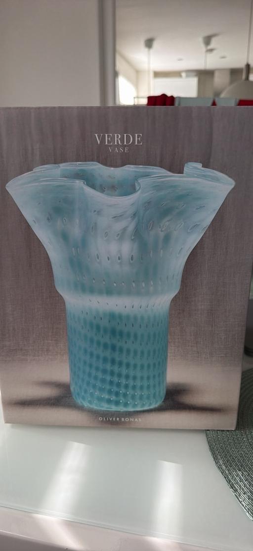  — Vase