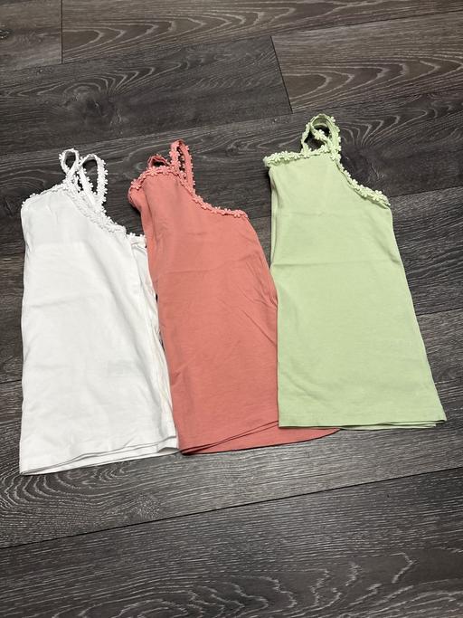  — Girls tops