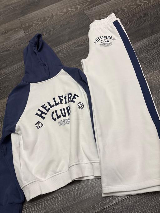  — Girls track suit