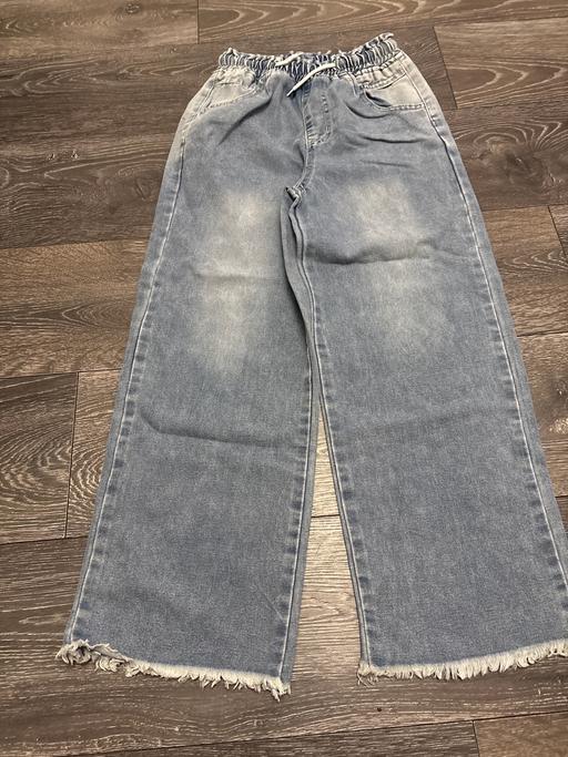  — Girls jeans