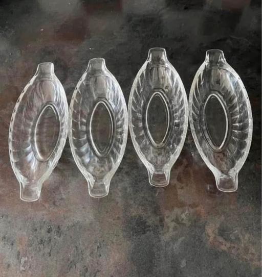  — Glass dishes bowls