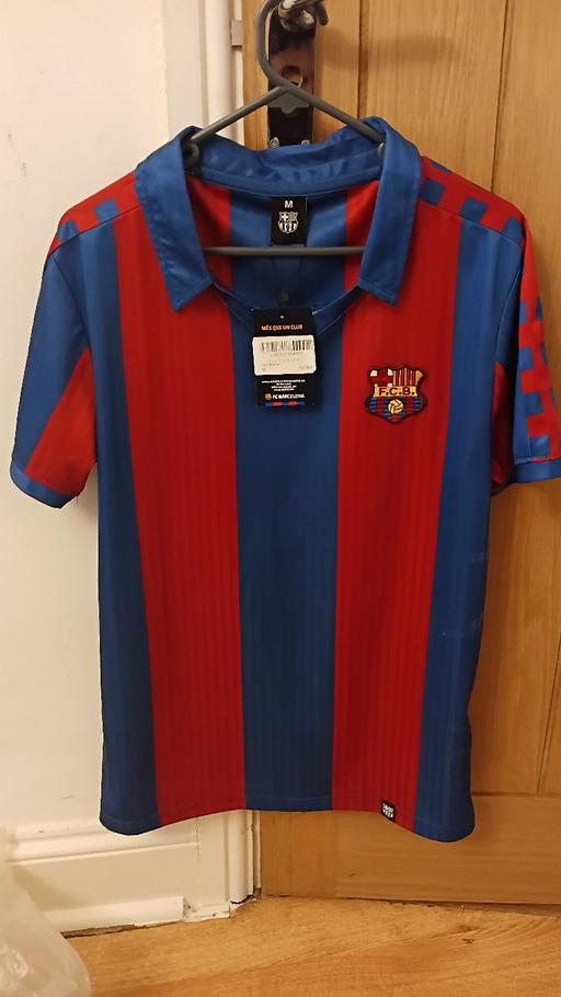  — BRAND NEW BARCELONA FC RETRO SHIRT SIZE M