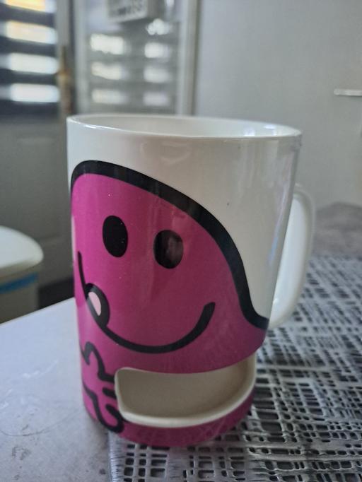  — mug with biscuit holder