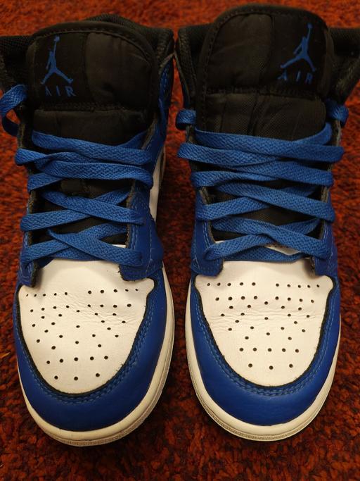  — Nike Air Jordans Mid Tops Junior Size 4