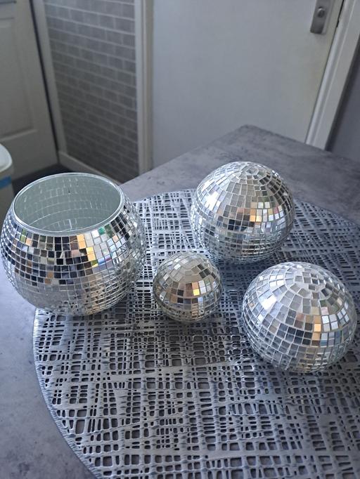  — decorative items