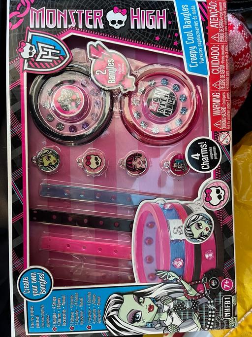  — Ew monster high bracelet set great gift