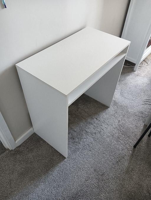  — white desk