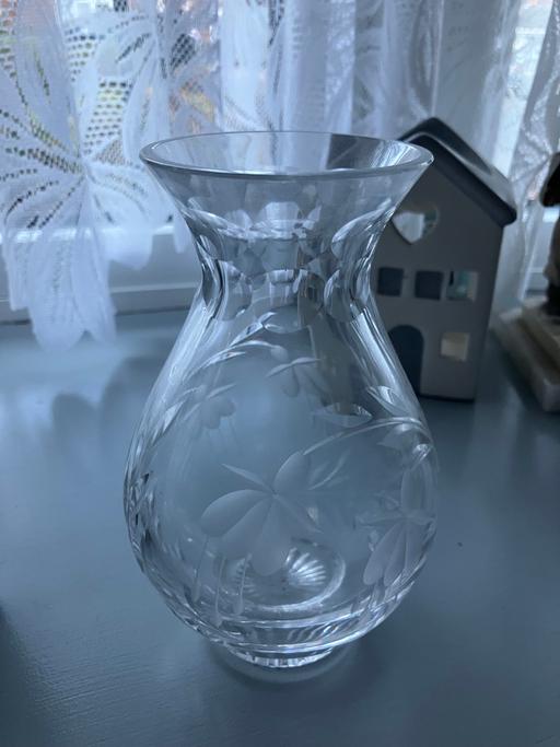  — Cut glass vase