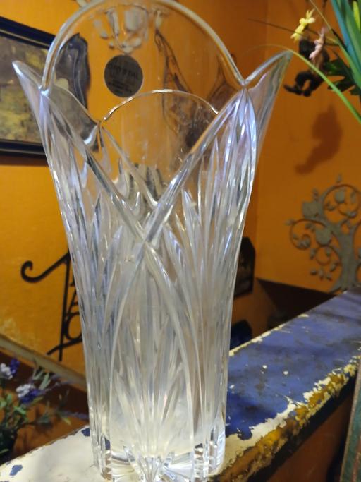  — crystal vase