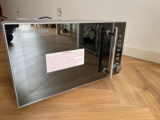  — Russell Hobbs Microwave – Excellent Condition
