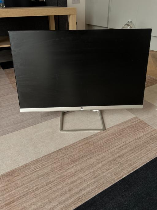 — HP 24f 23.8" Monitor – Hardly Used + Cables
