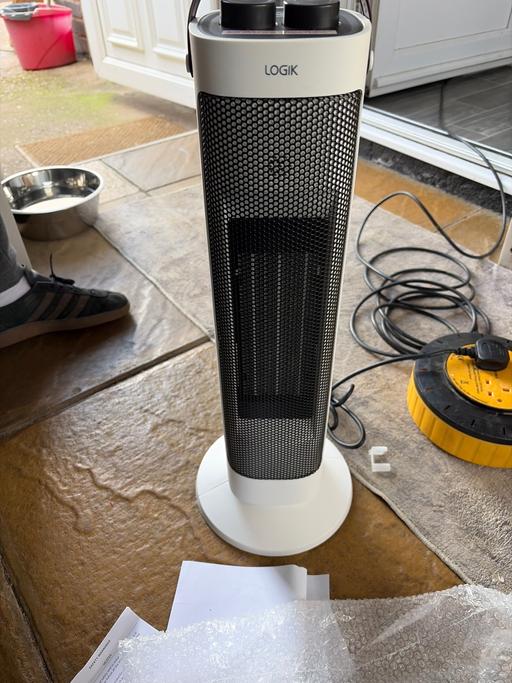  — Logik ceramic fan heater