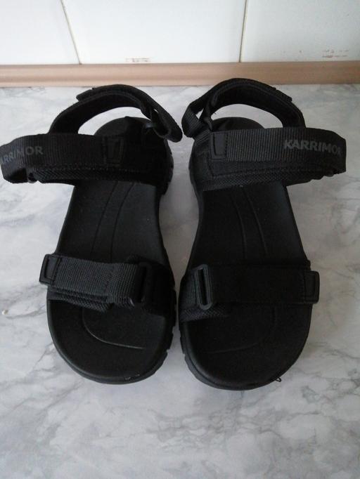  — Sandles size *6*