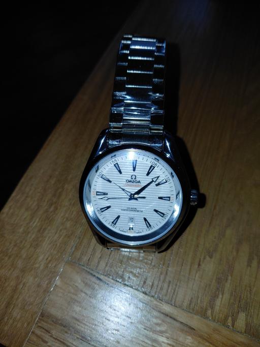  — stainless steel AUTOMATIC gents white wave de