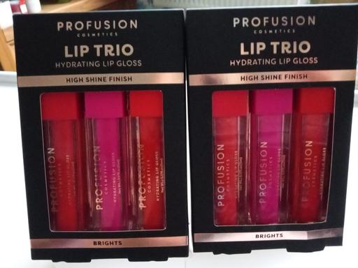  — 2 brand new ladies LIP TRIO SETS