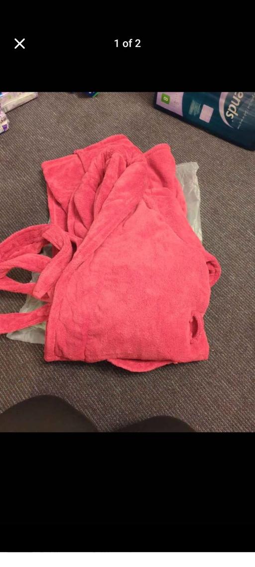  — New ladies dressing gown size medium