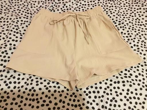  — Ladies Shorts Says size L