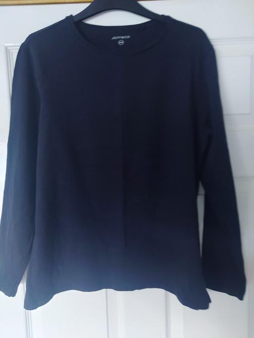  — Women's black long sleeve top size 18-20