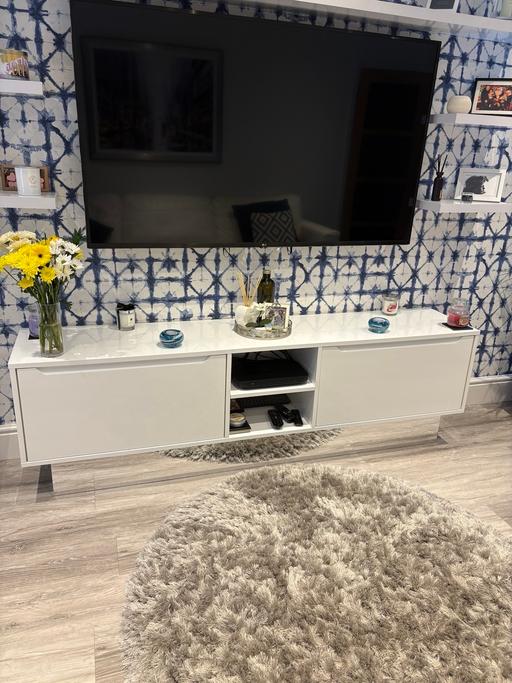  — Bespoke White High Gloss TV Unit Stand