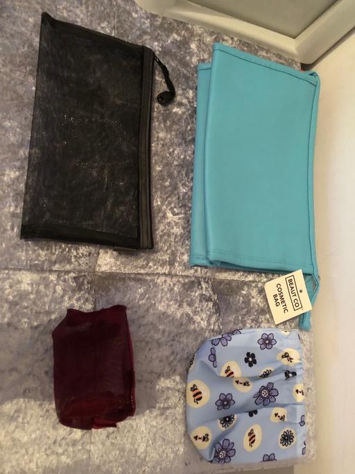  — Make up bags/pouches