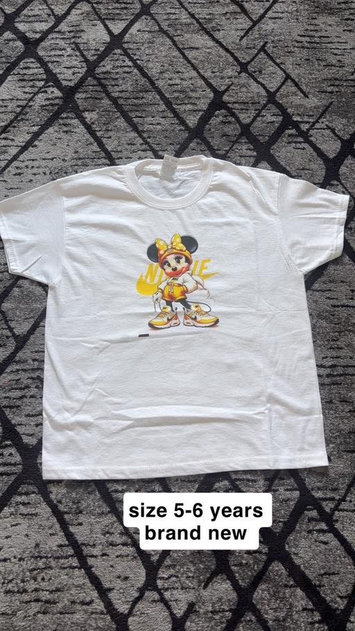  — Girls T-shirt size 5-6 years brand new