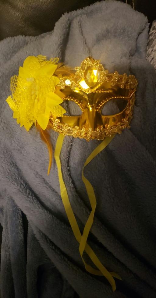  — dressing up mask