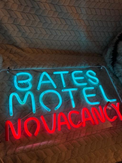  — Bates Motel Sign
