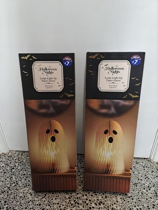  — 2x large light up ghosts