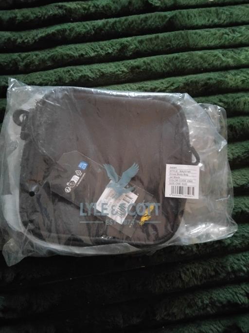  — lyle&scott cross body bag