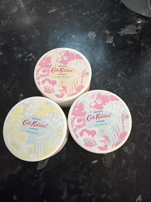  — Lip balm x3