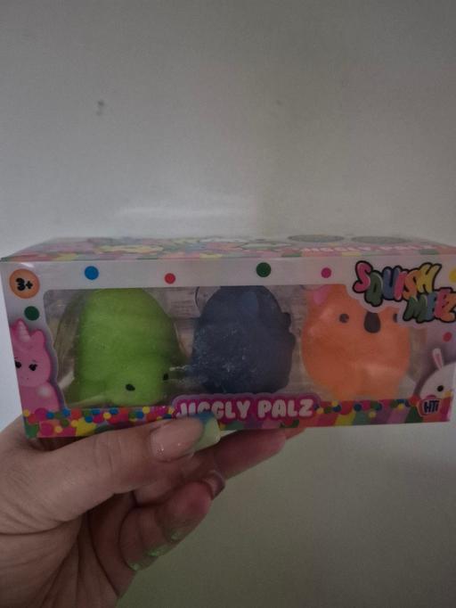  — new Jiggly Palz 3pk  Squishies