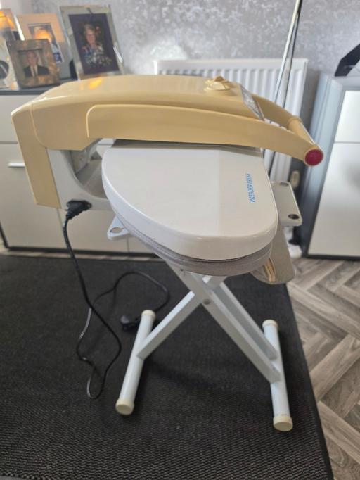  — Steam Press Iron