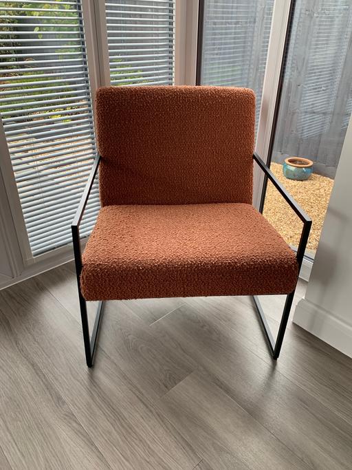  — Accent chair