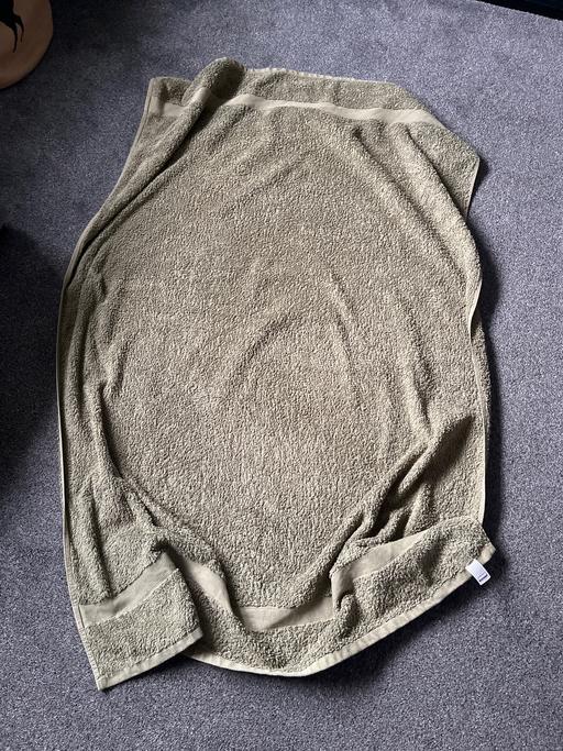  — XL forest green bath sheet
