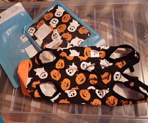  — dogs halloween vest. size S or XS. new
