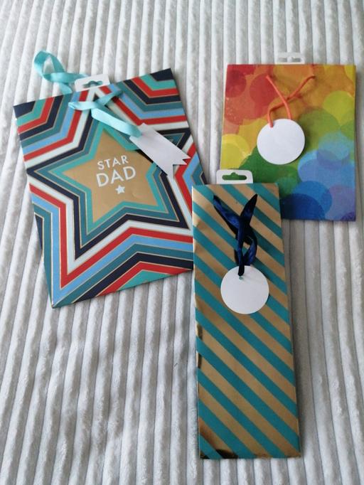  — Gift bags