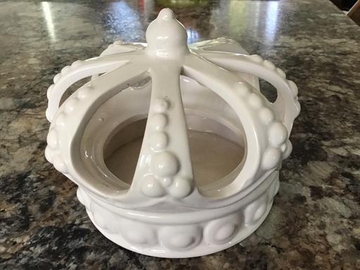  — Trinket dish