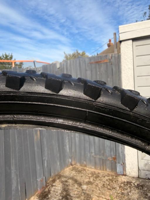  — Off road mountain bike tyre