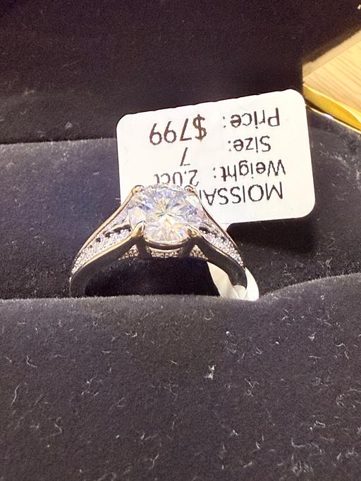  — Ring 2ct
