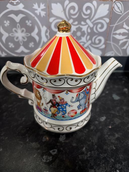  — Teapot
