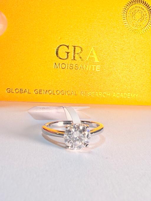  — Ring 2ct size 8
